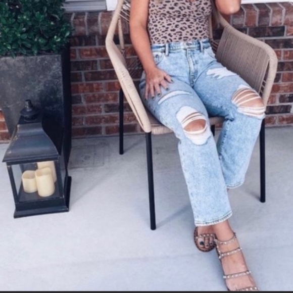 ABERCROMBIE & FITCH THE BOYFRIEND MID RISE BLUE JEANS SIZE 4 - Picture 1 of 8